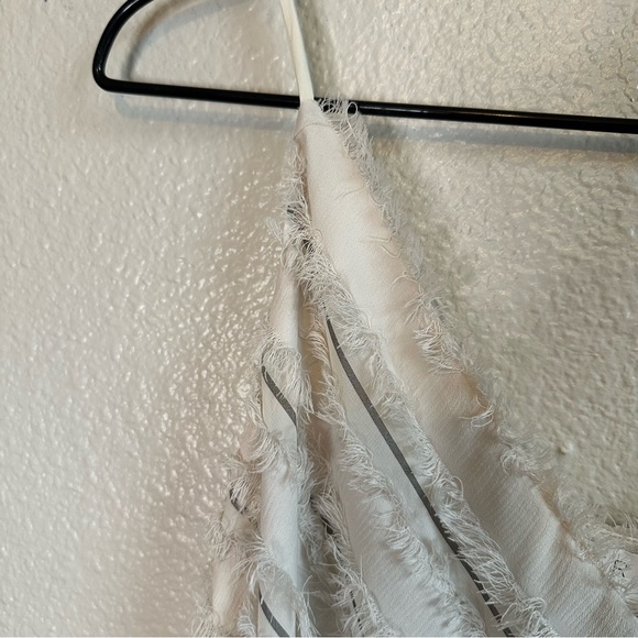 NWT ASTR Cream Gray Wrap Fringe Tank Top Size Large - Picture 2 of 9